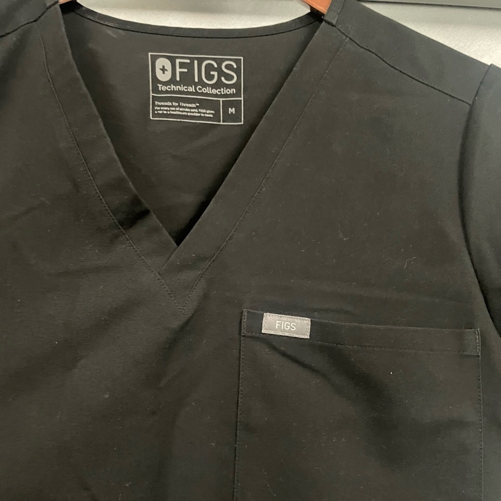 Figs Scrub Top
